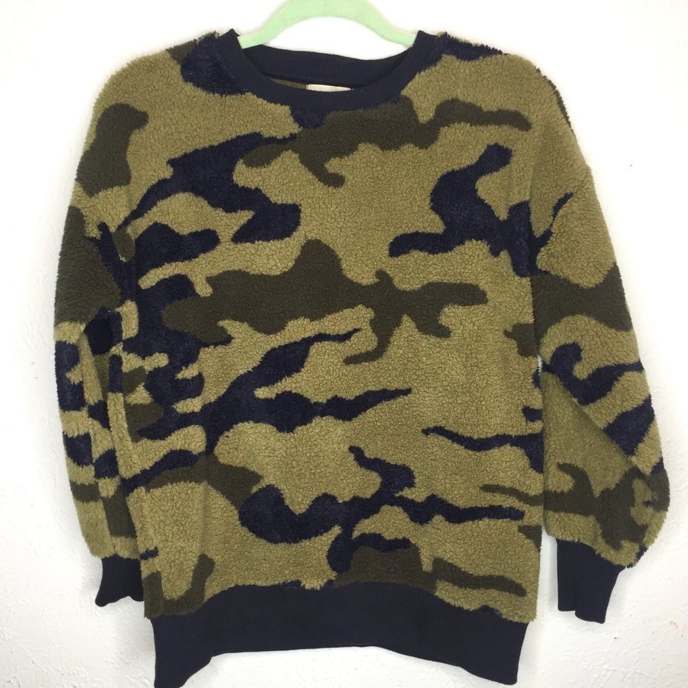 Zara boy's size 13/14 camo fleece pull over.